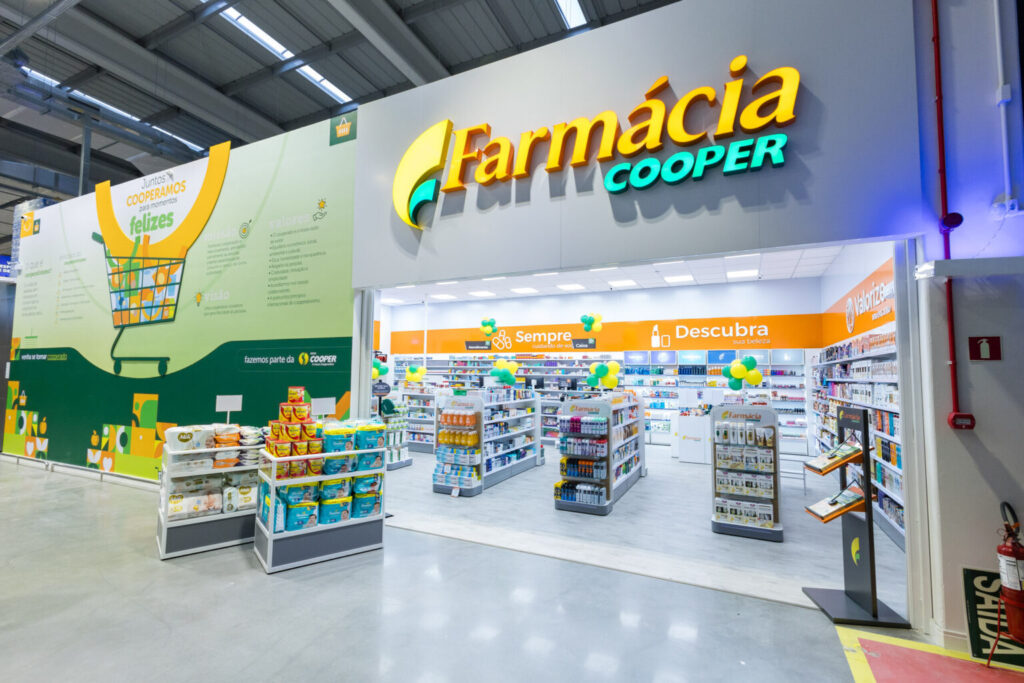 Farmácia Cooper completa 20 anos em Santa Catarina