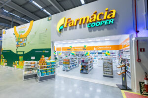 Farmácia Cooper completa 20 anos em Santa Catarina