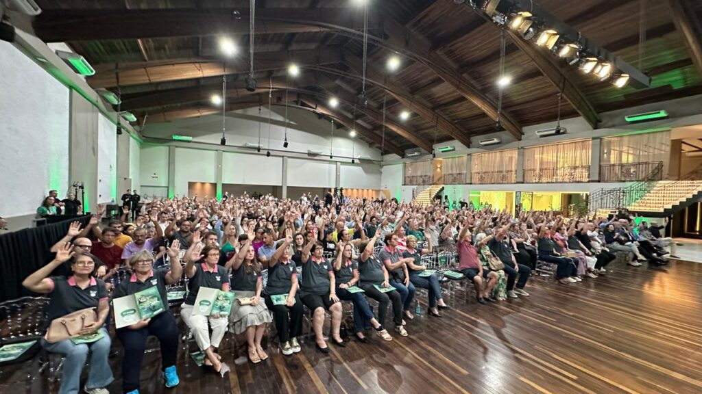 Rede Cooper fortalece compromisso socioeconômico no Ano Internacional das Cooperativas Assembleia Geral Ordinária (AGO) reuniu mais de 1,3 mil cooperados para apresentar resultados e definir os próximos passos