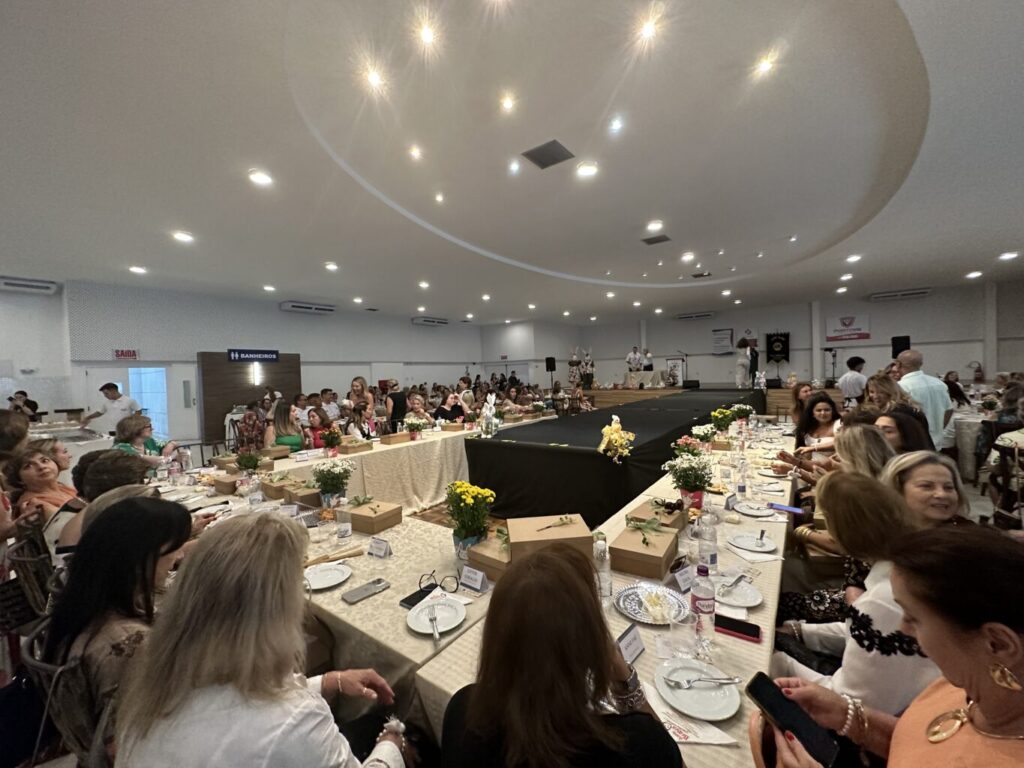 Lanche de Páscoa do Lions Clube Itajaí