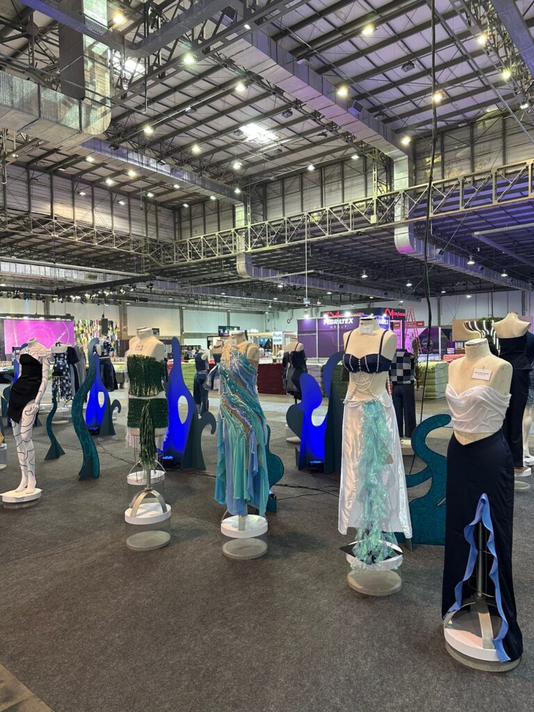 Alunos de moda da Furb levam criatividade e inovação para o Febratex Summit