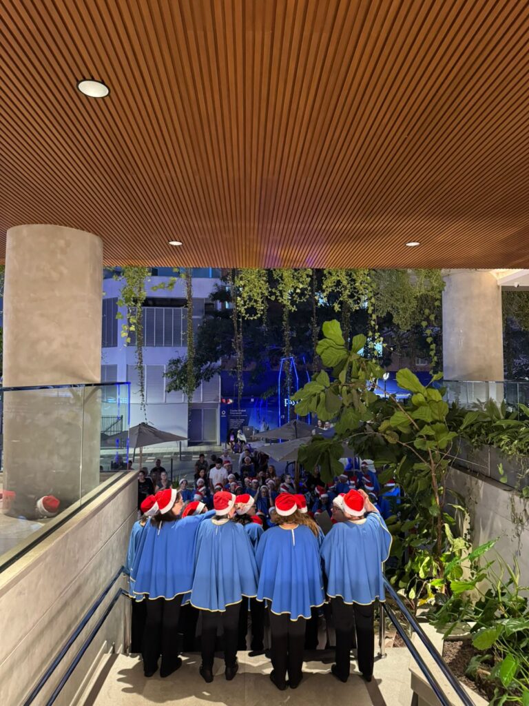 Quintas de Natal levam música e apresentações culturais à Rua Curt Hering