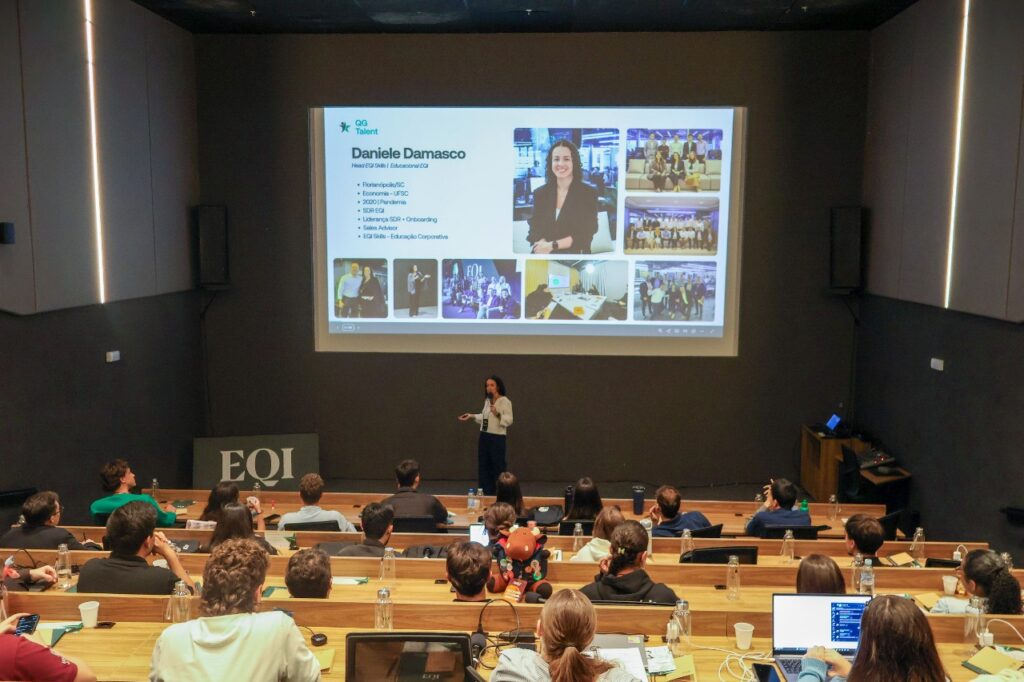 Estudantes catarinenses participam de dia de educação financeira em Itajaí