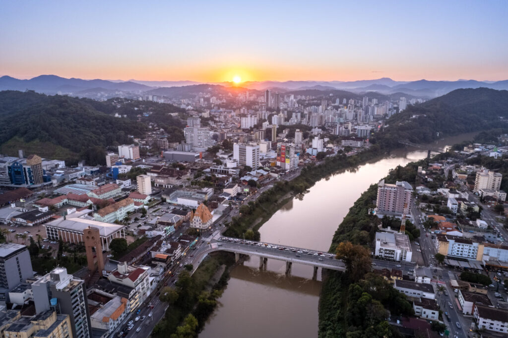 Abertura de empresas em Blumenau cresce 12,86%