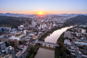 Abertura de empresas em Blumenau cresce 12,86%