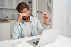 Saiba o que é mioquimia palpebral