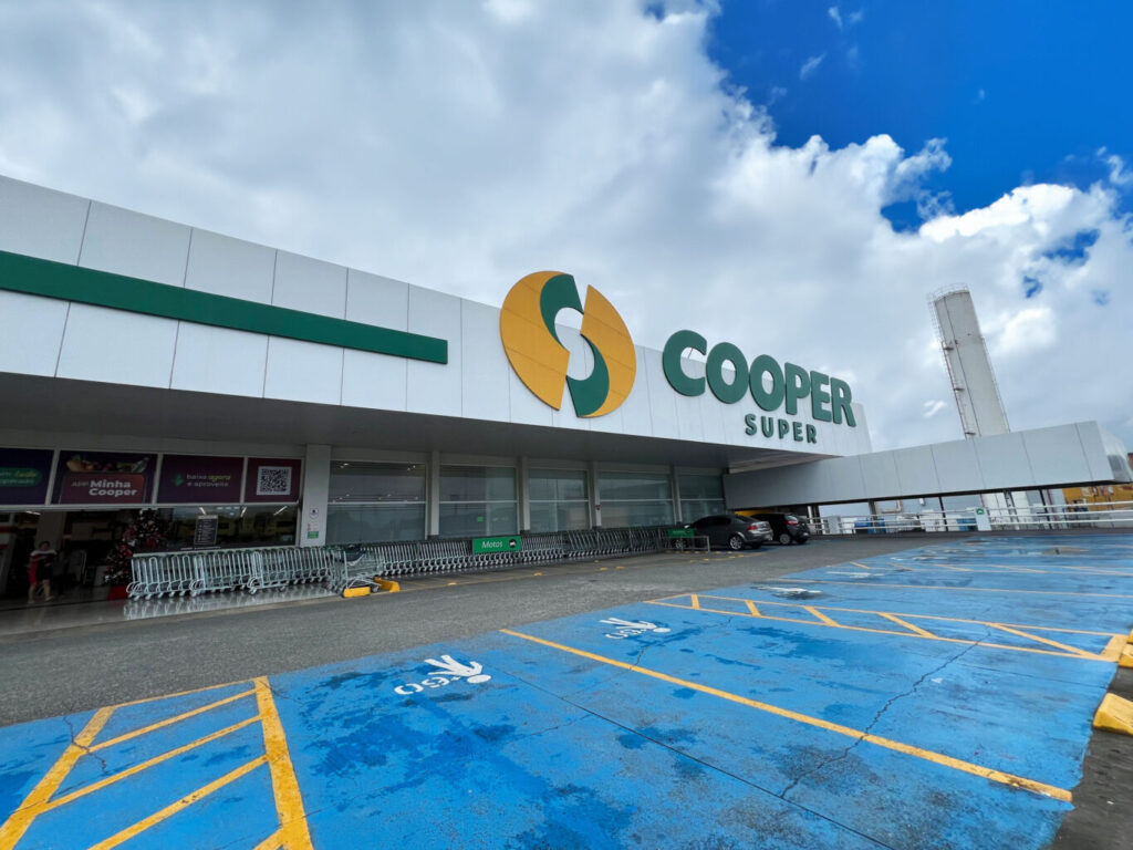 Rede Cooper abre mais de 40 vagas de emprego em Blumenau