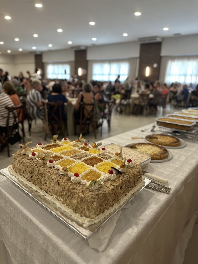 26º Café de Páscoa da AMT mobiliza madrinhas e comunidade para manter mais de 23 mil atendimentos anuais na Casa de Acolhimento