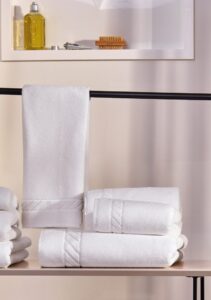 Teka leva padrão da hotelaria de luxo para hospitais