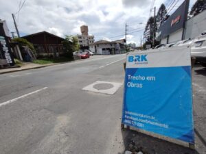 BRK realiza obras de ligação de esgoto em três bairros de Blumenau.