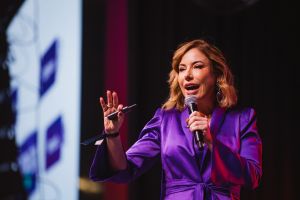 Camila Renaux integra lista dos 30 profissionais de comunicação e marketing mais influentes do Brasil